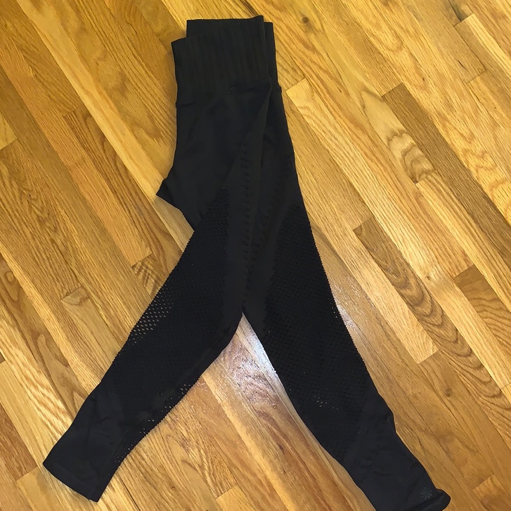 ATHLETA black mesh leggings sizeXS